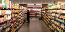 “Rischio listeria!”. Richiamato il prodotto tipico dai supermercati italiani: “Non mangiatelo”