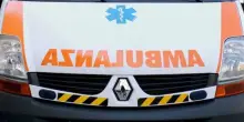 Dramma sul lavoro in Italia, operaio precipita dal tetto. Volo spaventoso
