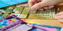 “Un’enormità!”. Vincita clamorosa al Gratta e Vinci: cifra da capogiro. Con soli 20 euro
