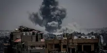 Carri armati israeliani a Gaza City: “Attacco con aerei, artiglieria e droni”