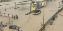 Alluvione violentissima in Italia, strade allagate e auto sott’acqua: immagini spaventose