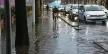 Bomba d’acqua sull’Italia, una città intera paralizzata: alberi caduti, caos totale