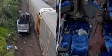 Treno travolge autobus, impatto devastante: è strage, anche feriti gravi