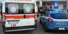 Accoltellata donna cieca per strada, la scena agghiacciante: “Tutto per il suo cagnolino…”