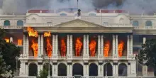 Nepal, la rivolta della “Generazione Z”: parlamento in fiamme e decine di morti