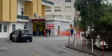 Paziente precipita dal quarto piano dell’ospedale: come è potuto succedere
