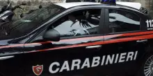 Accoltella papà e nonna, come in un film horror a 17 anni: scena agghiacciante e sangue ovunque