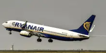 “Scaraventato sul soffitto”. Panico sul volo Ryanair. La situazione