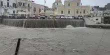 Emergenza in Italia, violenta bomba d’acqua: evacuate d’urgenza le scuole e il municipio