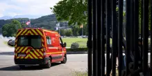 Auto piomba sulla folla, ci sono vittime! Bilancio drammatico