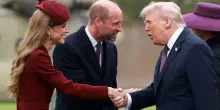 Donald Trump rompe il protocollo con Kate Middleton: il complimento che sorprende