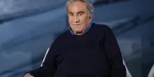 Emilio Fede è morto: addio al giornalista volto del Tg4. La malattia, poi le ultime ore fatali