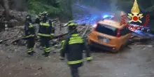 Frana in Italia: auto travolta, strada chiusa ed enormi disagi