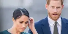 “Famiglia reale nel caos”. Finisce male tra re Carlo e William, Harry contro Meghan: cosa succede