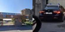 Accoltellata dall’ex marito a lavoro: arrestato. “Ha affondato anche sul volto”, è gravissima