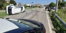 Incidente shock in Italia: auto contro auto, poi la fuga a piedi