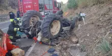 “Chiusa la statale”. Incidente stradale mortale, tutto bloccato: ambulanze e vigili del fuoco sul posto