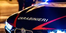 Coraggio a 14 anni, salva la madre dal vicino che voleva ucciderla