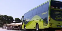 Schianto tremendo. Pullman travolge una 25enne: arriva la notizia peggiore