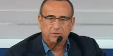 “Non riesco a dormirci”. Carlo Conti, nessuno se l’aspettava: la confessione che spiazza