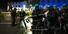 Cortro Pro Pal, feriti due giornalisti, uno in modo grave alla testa. Colpito anche un carabiniere