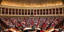 Francia, il governo del premier Lecornu è salvo: respinte le due mozioni di sfiducia
