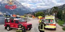Bimbo di 10 mesi cade dal tetto di un furgone: “Cosa faceva lì”, dramma in Italia