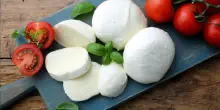 “Non mangiatela, contaminazione!”. Mozzarella richiamata dai supermercati italiani. Attenzione