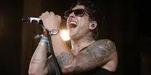 Ian Watkins ucciso in carcere dal compagno di cella. I crimini terrificanti
