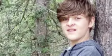 Francesco muore a 14 anni, i genitori a processo per omicidio: “Un medico ci ha plagiati. Ecco chi era veramente”