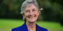 Irlanda, trionfa la candidata che sfida Nato, Usa e Unione Europea: chi è Catherine Connolly