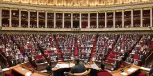 Crisi in Francia, Lecornu convoca d’urgenza tutti i leader politici