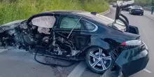 Evade dai domiciliari, ruba una supercar poi lo schianto ad alta velocità: tremendo!