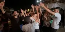 Gaza, c’è l’intesa Israele-Hamas. Trump: “Giornata storica, presto liberi gli ostaggi”. Palestinesi in festa