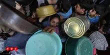 Decine di dollari per un po’ di riso e qualche verdura: Gaza muore di fame e i prezzi alimentari salgono alle stelle