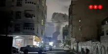 Yemen: Israele bombarda il porto di Hodeidah e l’aeroporto di Sana’a controllati dagli Houthi. Il gruppo promette vendetta