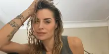 Elenoire Casalegno: “Con Vittorio Sgarbi fuoco e alcol, tra noi durò solo tre mesi. Ho detto dei no che mi hanno reso la vita difficile”