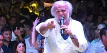 Jerry Calà: “I giovani di oggi? Più libidine per la vodka che per le ragazze. Devo tutto a Mara Venier”