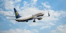Ryanair aumenta i bonus per i dipendenti che individuano i bagagli fuori misura